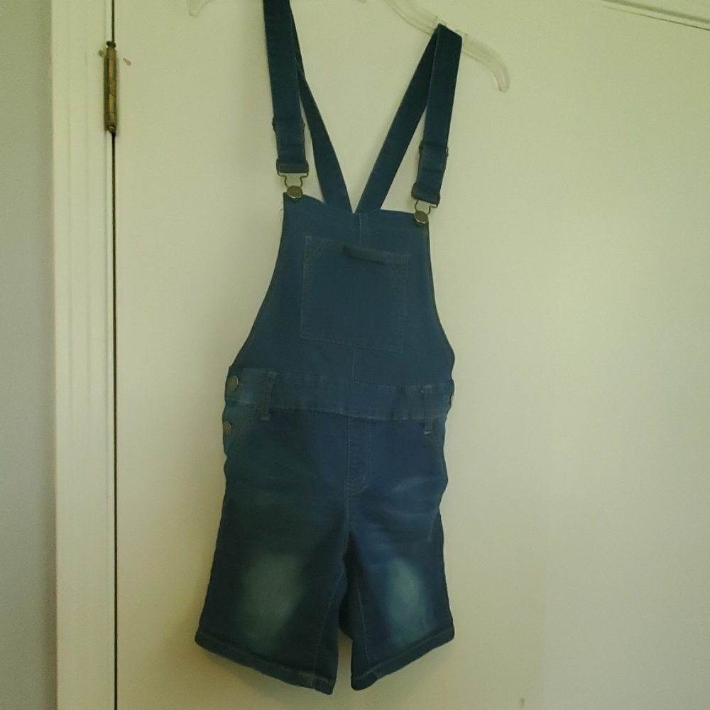 VIP overall shorts